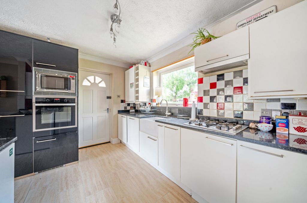 Property photo 3 of 12 38-682378Aa0Aeda-...