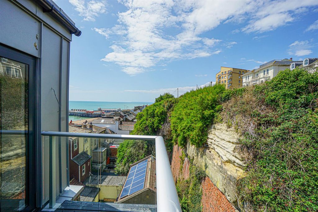 Additional image 13 of 3 bed flat for saleWhite Rock, Hastings TN34