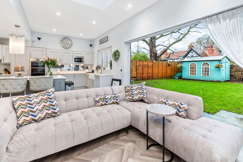 Property photo 2 of 45