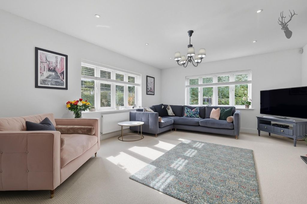 Property photo 2 of 36