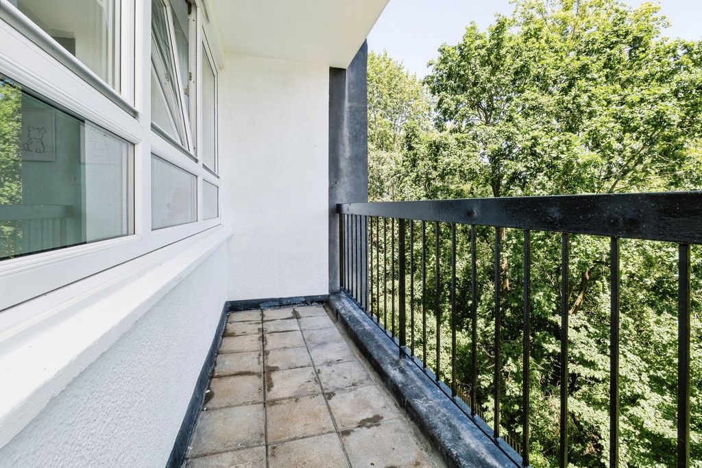 Property photo 3 of 17 Pbox-Img.Jpg