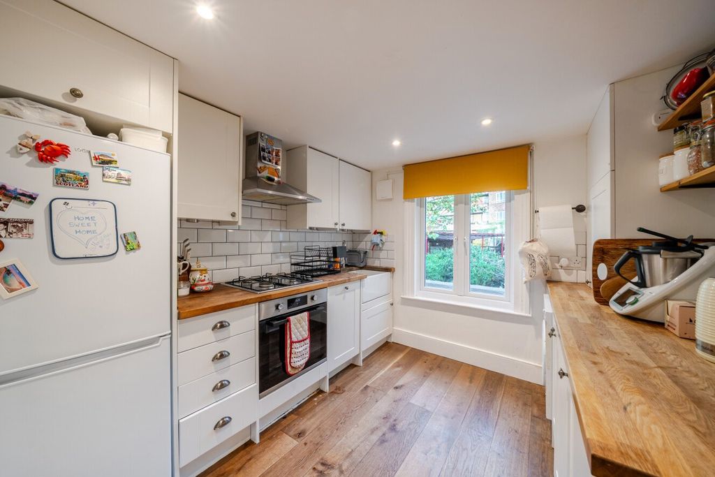 Property photo 2 of 11 Picture No. 14