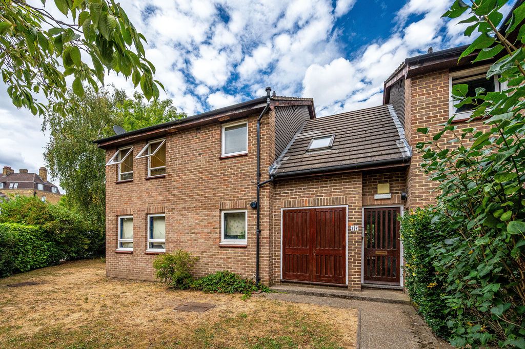 Property photo 1 of 8
