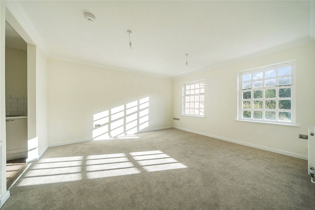 Property photo 3 of 9 Sitting Room