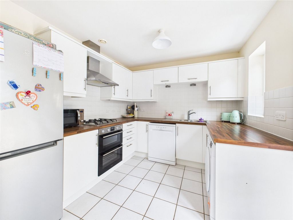 Property photo 3 of 16 Picture No. 11
