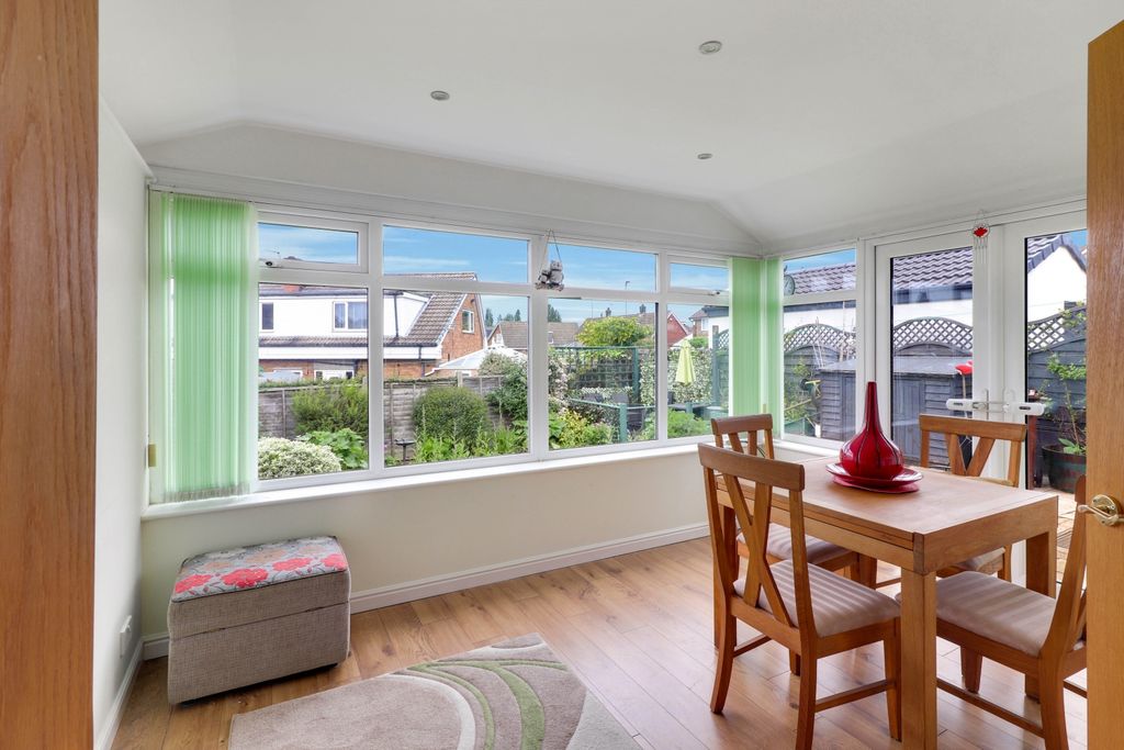 Property photo 2 of 28 Dining Room Conservatory Extension