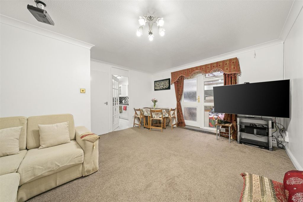 Property photo 2 of 15 14 Belgrawe Road Tw4017.Jpg