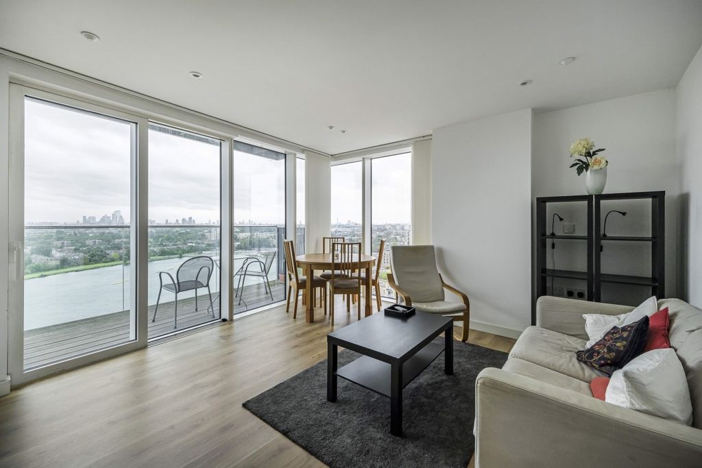 Property photo 3 of 10 Woodberry Down