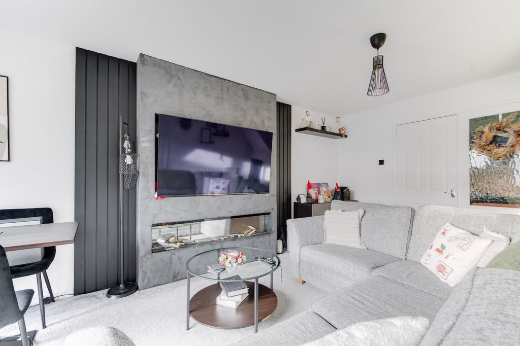 Property photo 3 of 15 Picture No. 11