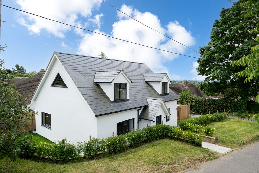 Property photo 1 of 25 Corner-View-2-Castle-Street-