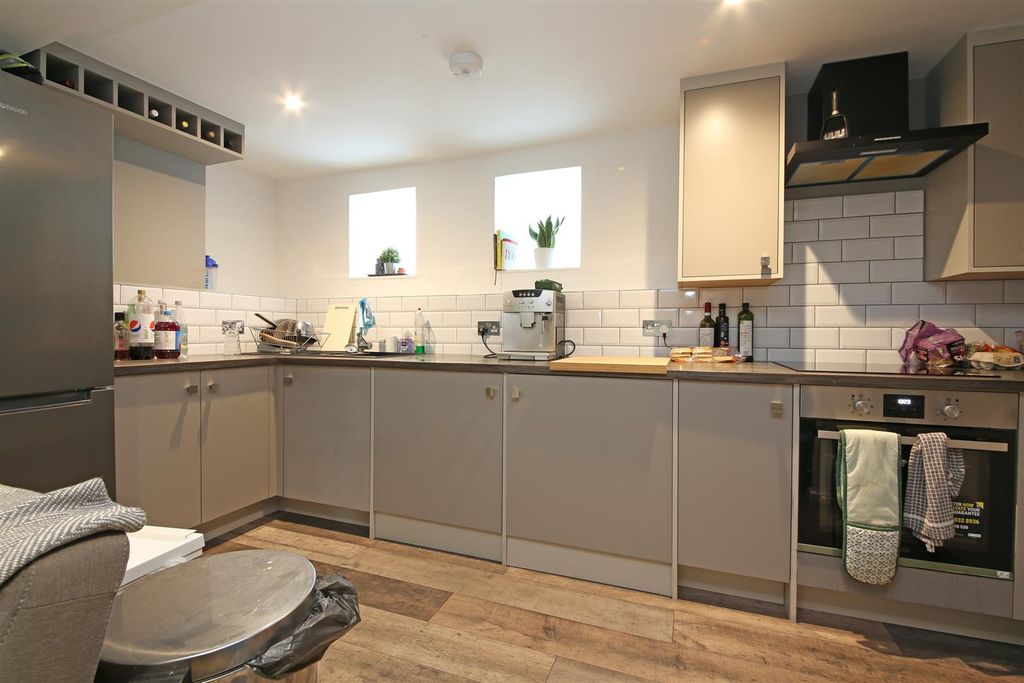 Property photo 3 of 10 31A Hoyle Road Kitchen.Jpg