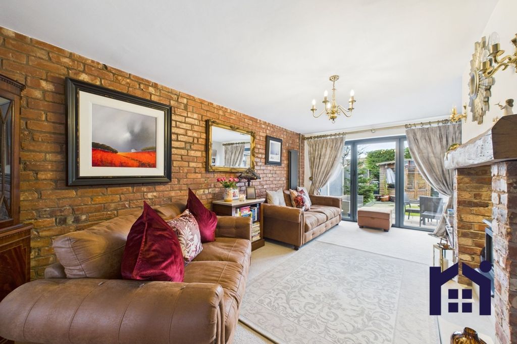 Property photo 3 of 24 Living Room