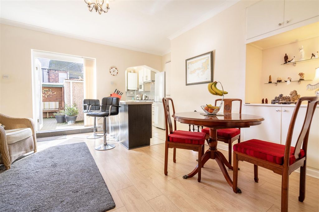 Property photo 3 of 10 Dining Room