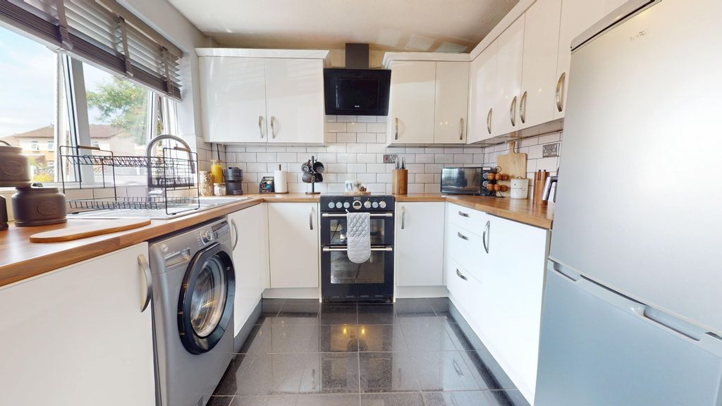 Property photo 2 of 21 4302443