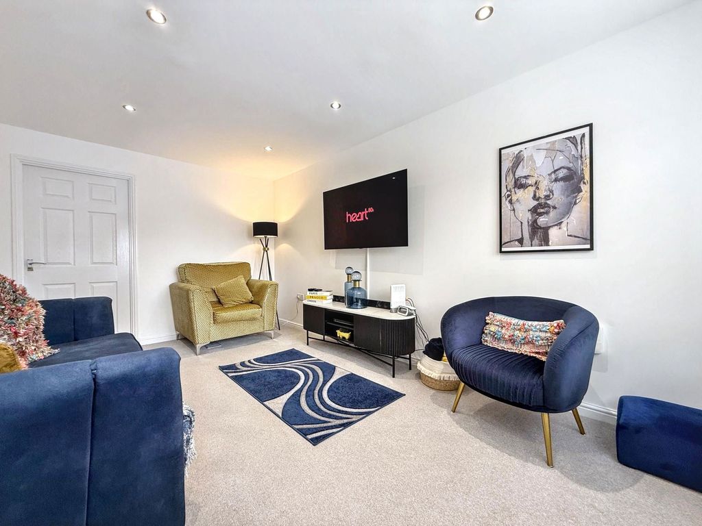 Property photo 3 of 19