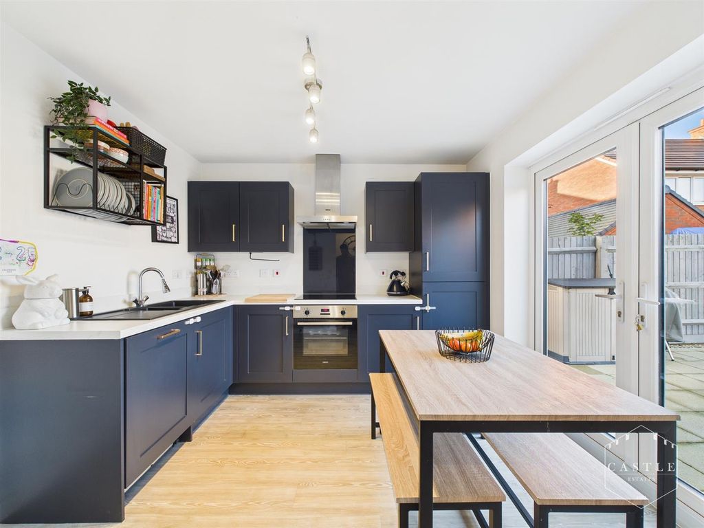 Property photo 2 of 18 Kitchen