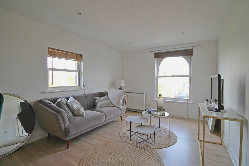 Property photo 2 of 7 Gallery