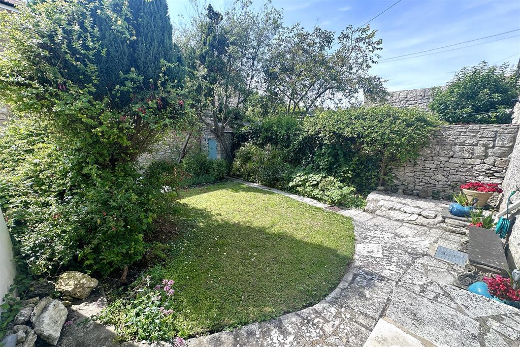 Property photo 2 of 10 Img_2576.Jpg