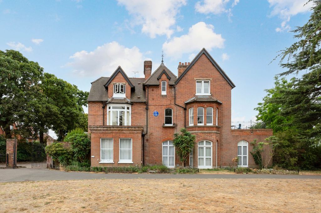 Property photo 1 of 12