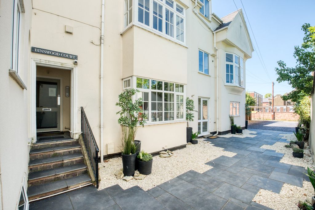 Property photo 1 of 13