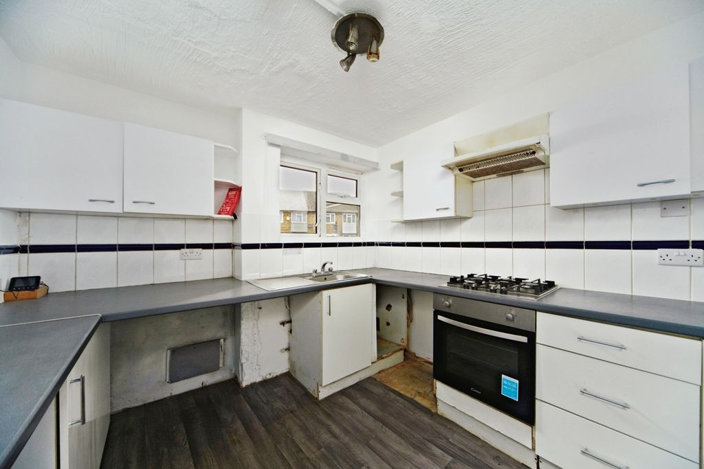 Property photo 3 of 17 Photo