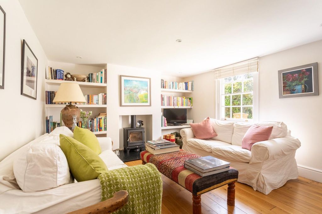 Property photo 2 of 31 Church Terrace-22.Jpg