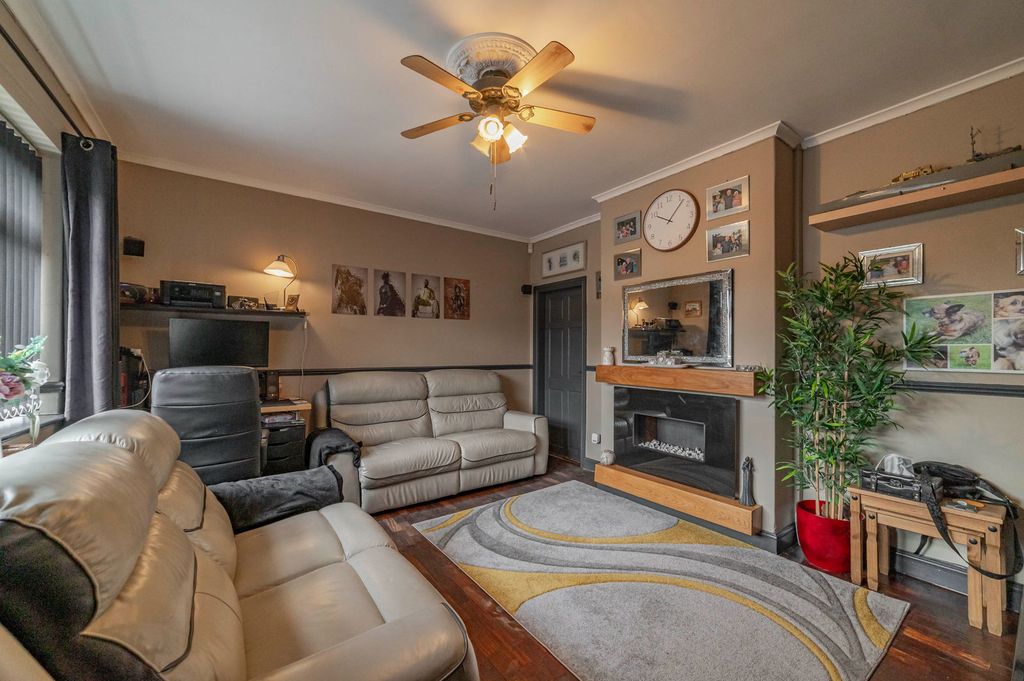 Property photo 3 of 21