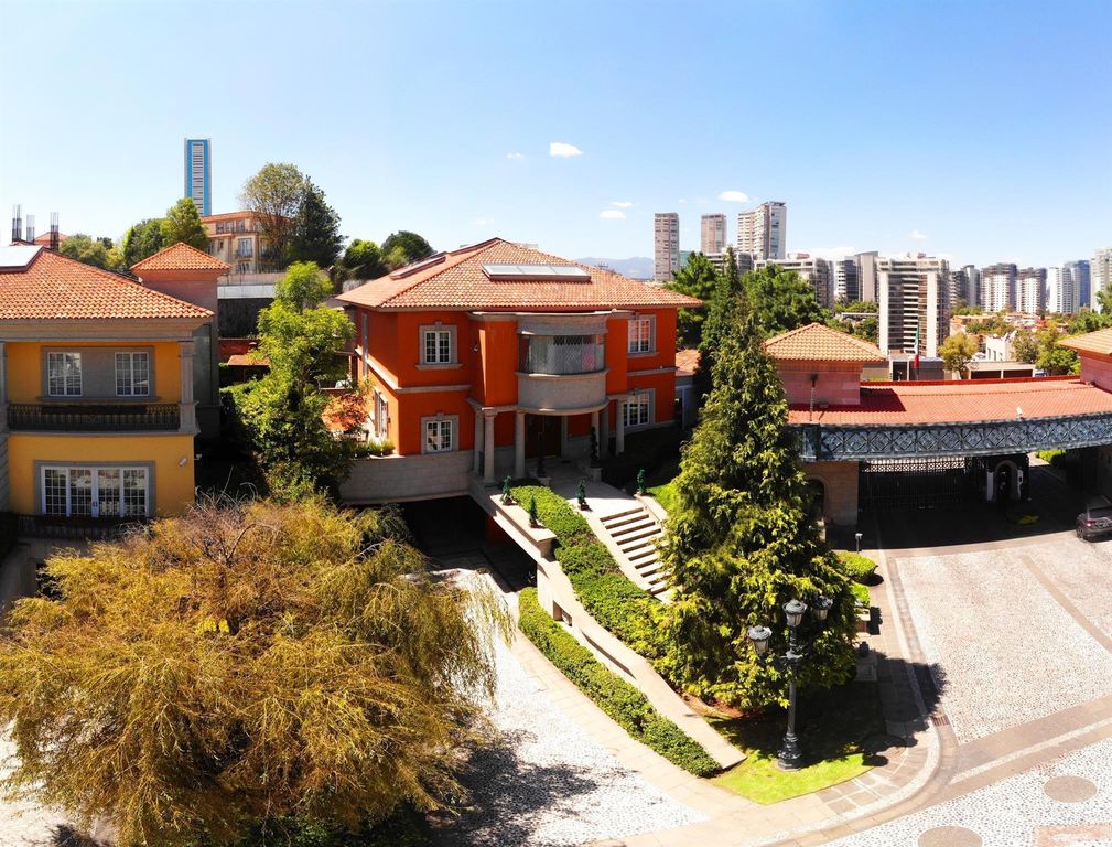 Property photo 2 of 38