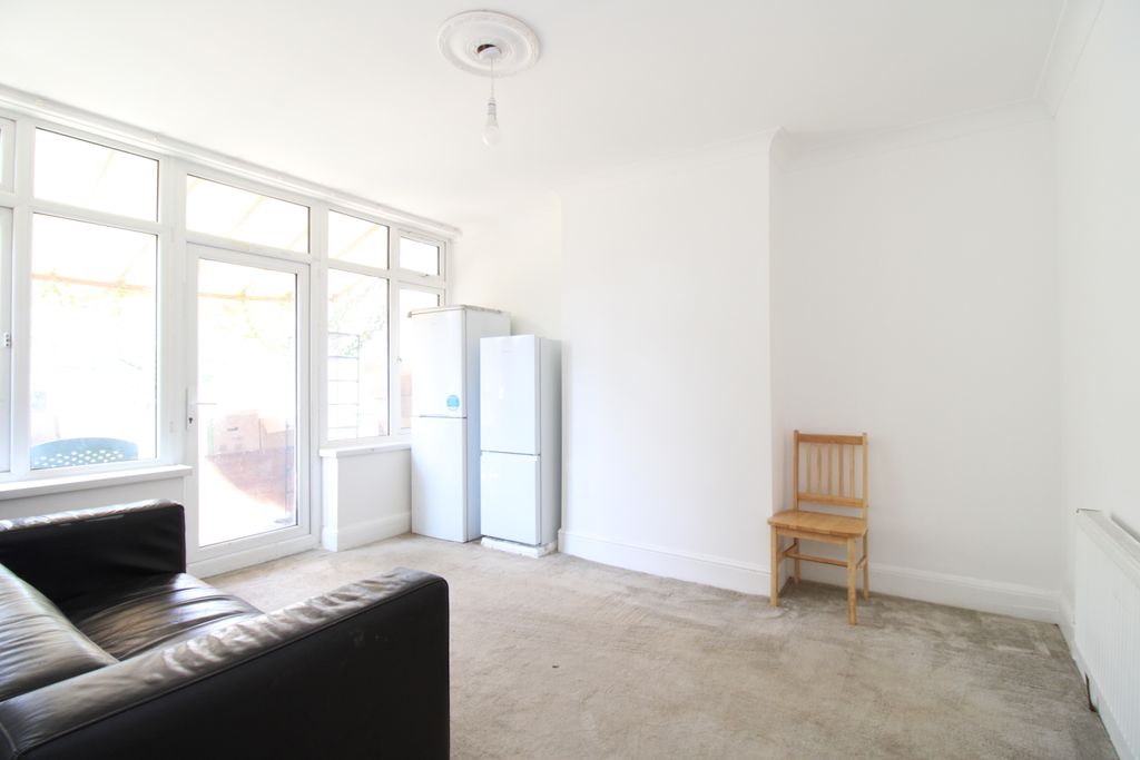 Property photo 3 of 12 Img_6020