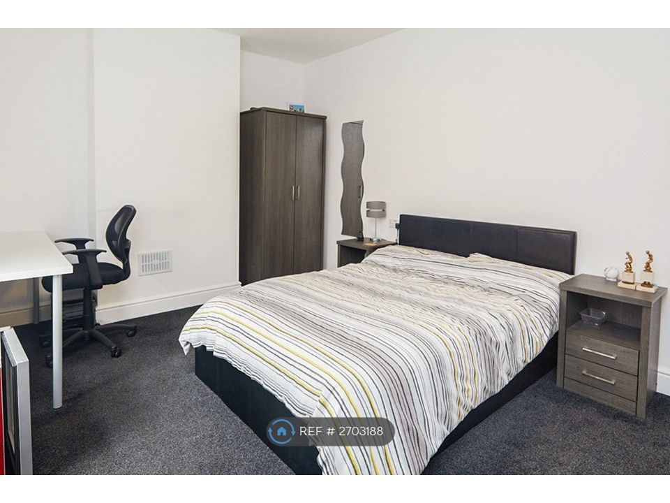 Property photo 2 of 17 Bedroom 3