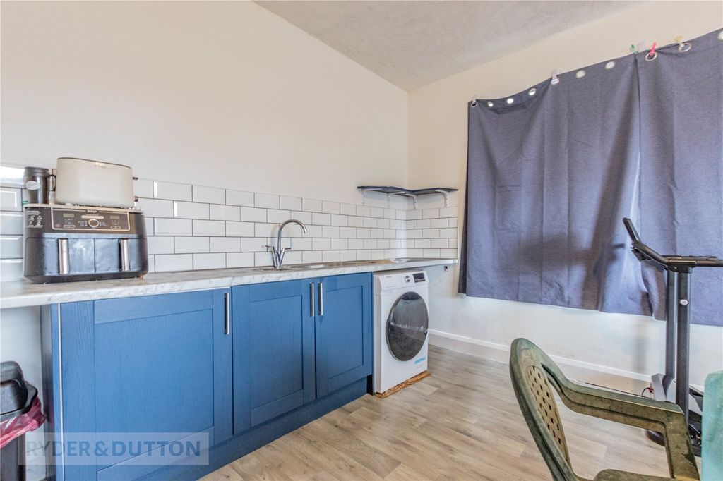 Property photo 3 of 18 Kitchen Diner