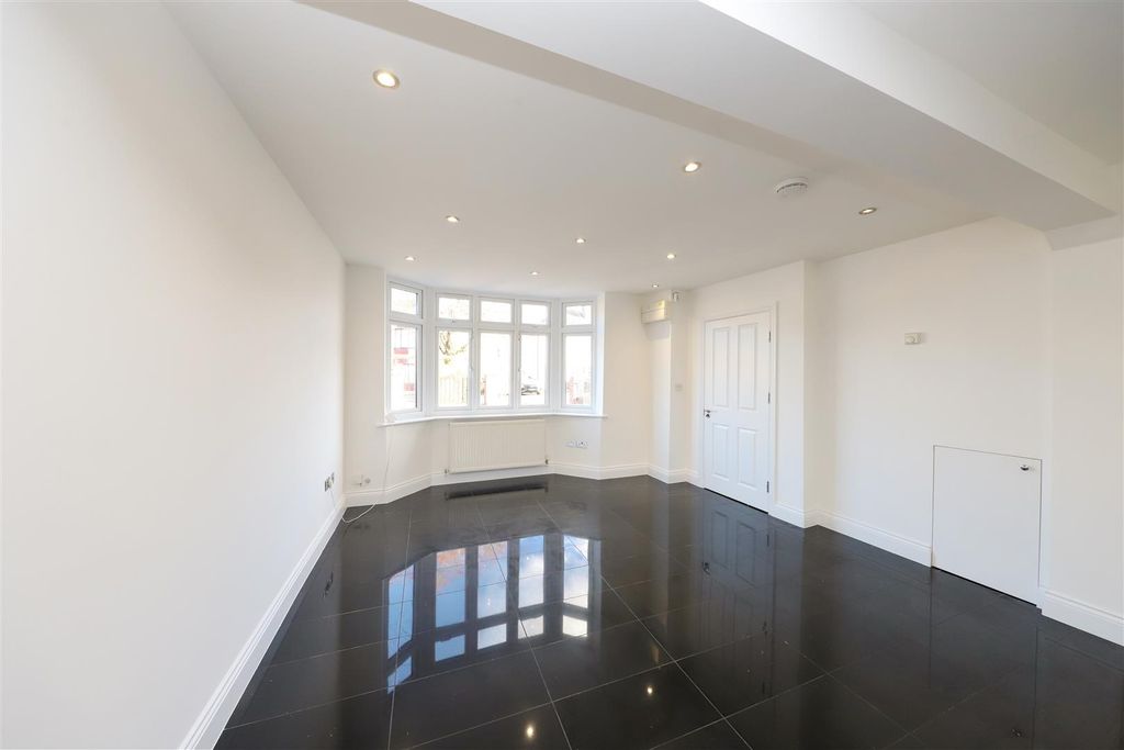 Property photo 3 of 14 Living Room