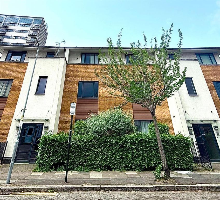Property photo 1 of 6 Front External