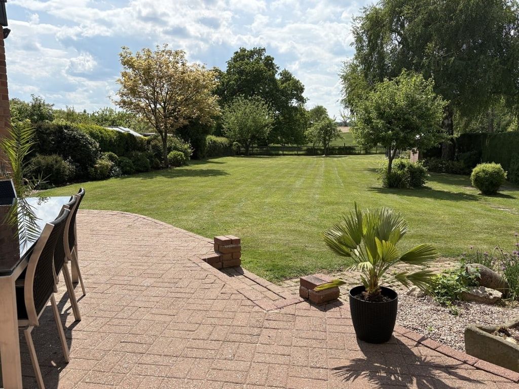 Property photo 2 of 47