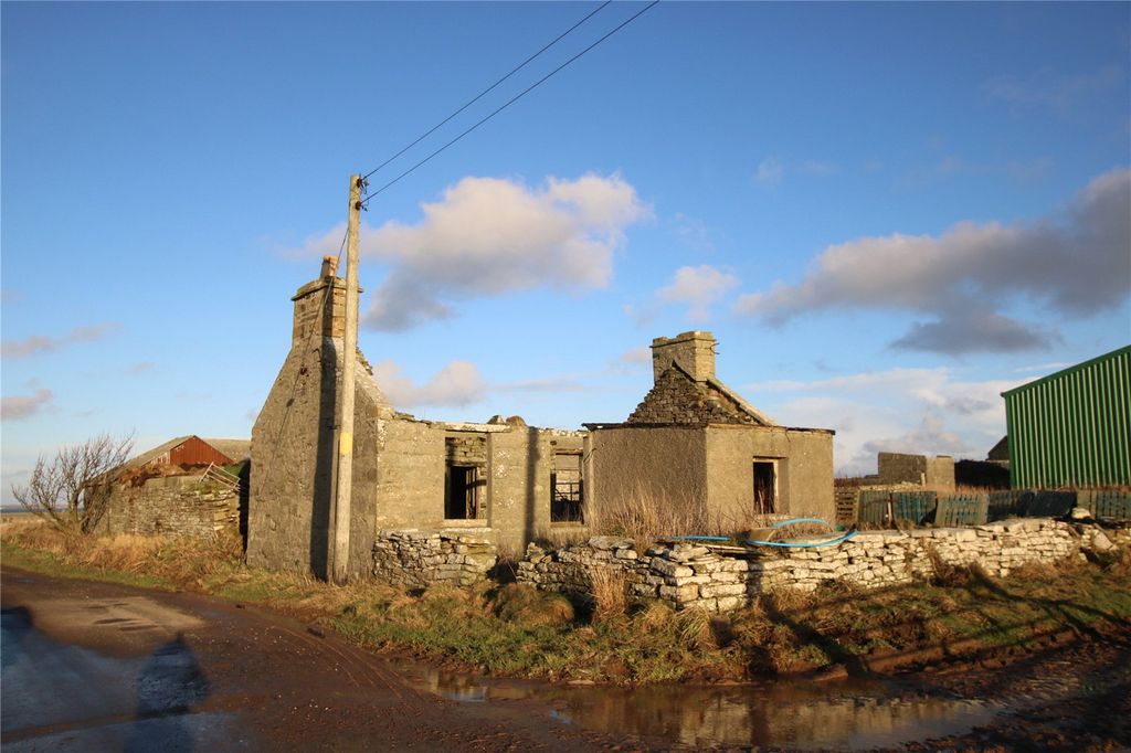 Property photo 3 of 10 Ruin