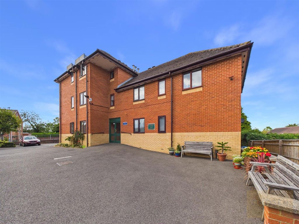 Property photo 1 of 12