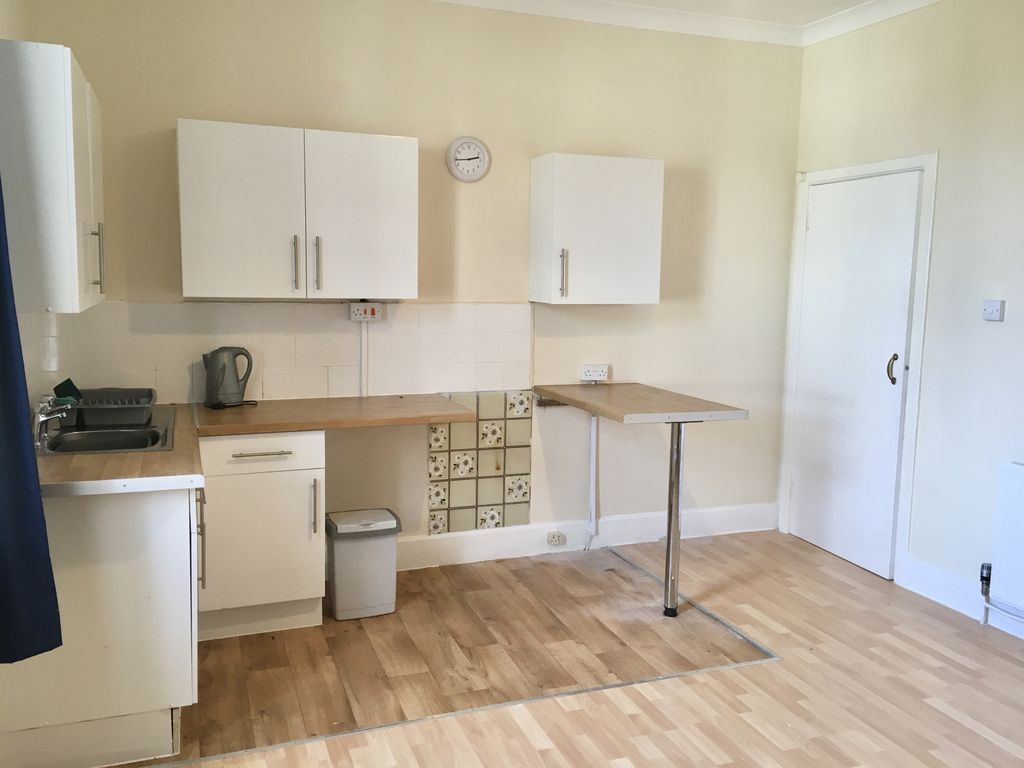 Property photo 3 of 8 Gallery