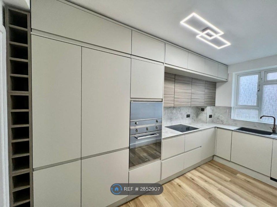 Property photo 3 of 13 Kitchen