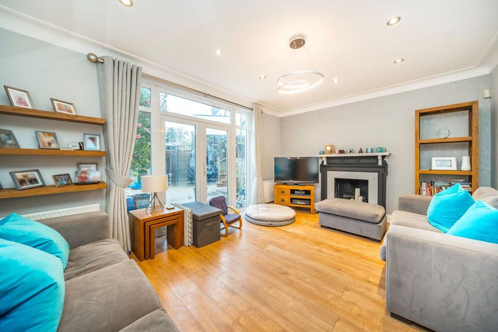 Property photo 2 of 17