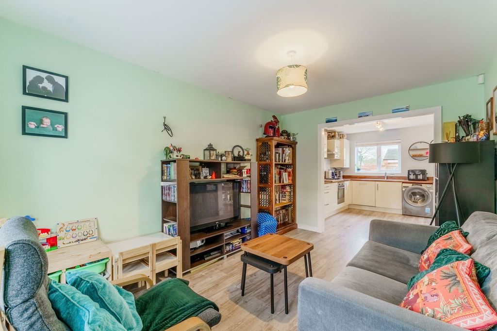 Property photo 3 of 19