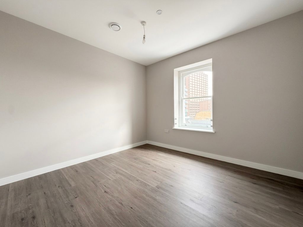 Property photo 3 of 7 Balcony