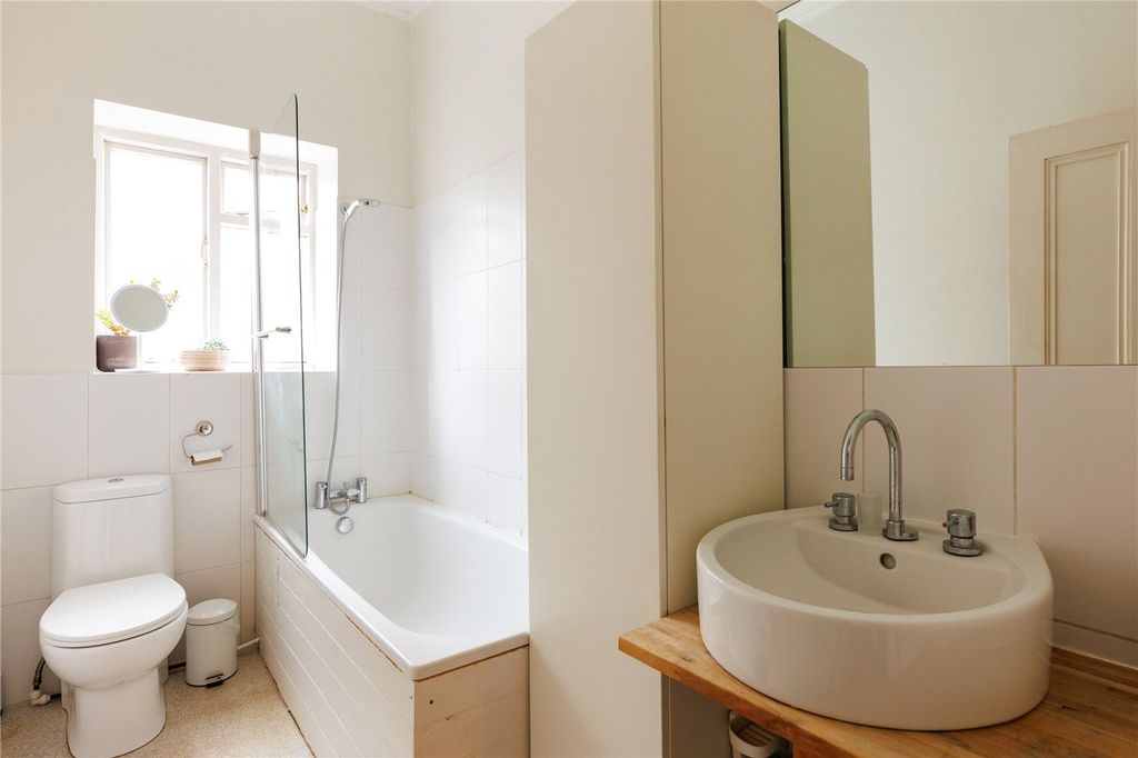 Property photo 3 of 8 Picture No. 09