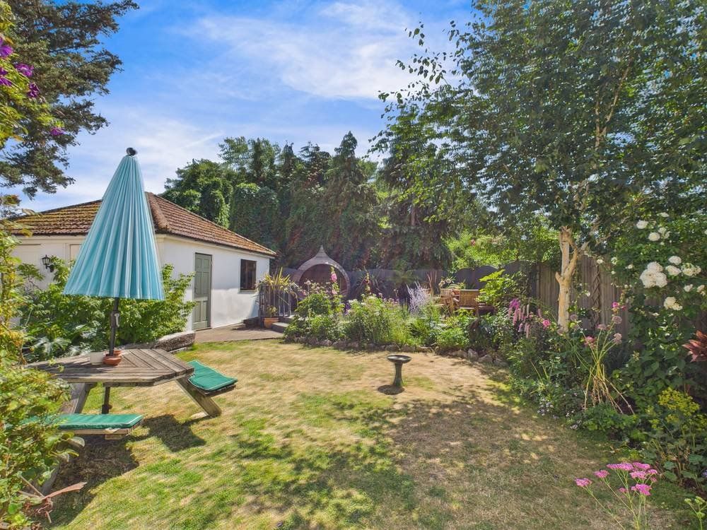 Property photo 2 of 30 Picture No. 04