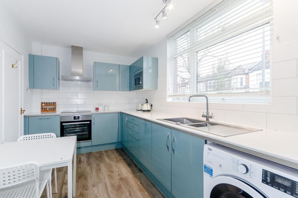 Property photo 1 of 14 8408098-Interior01-800.Jpg