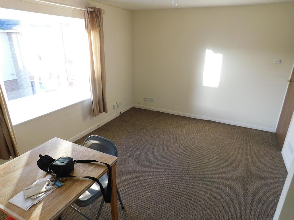 Property photo 3 of 5