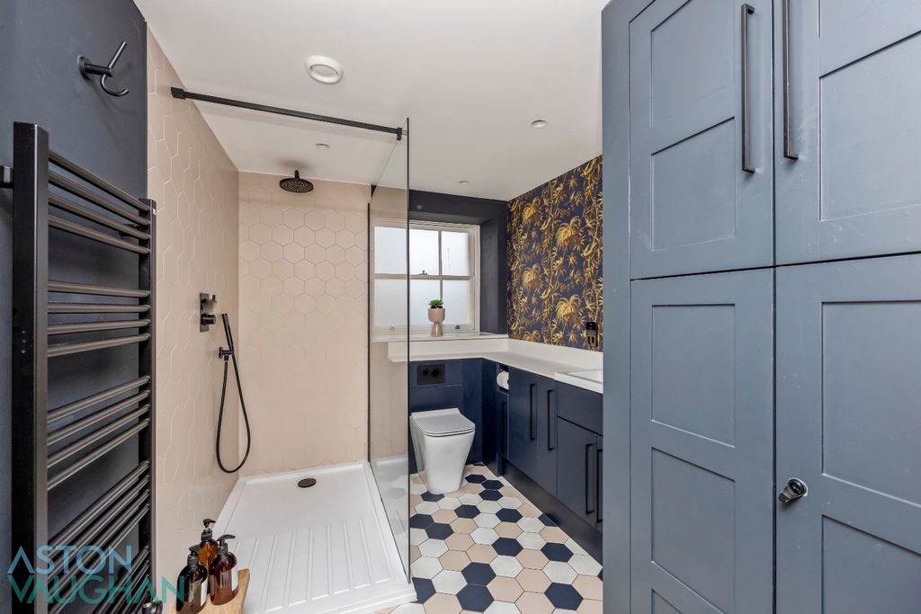 Property photo 3 of 9 4879592