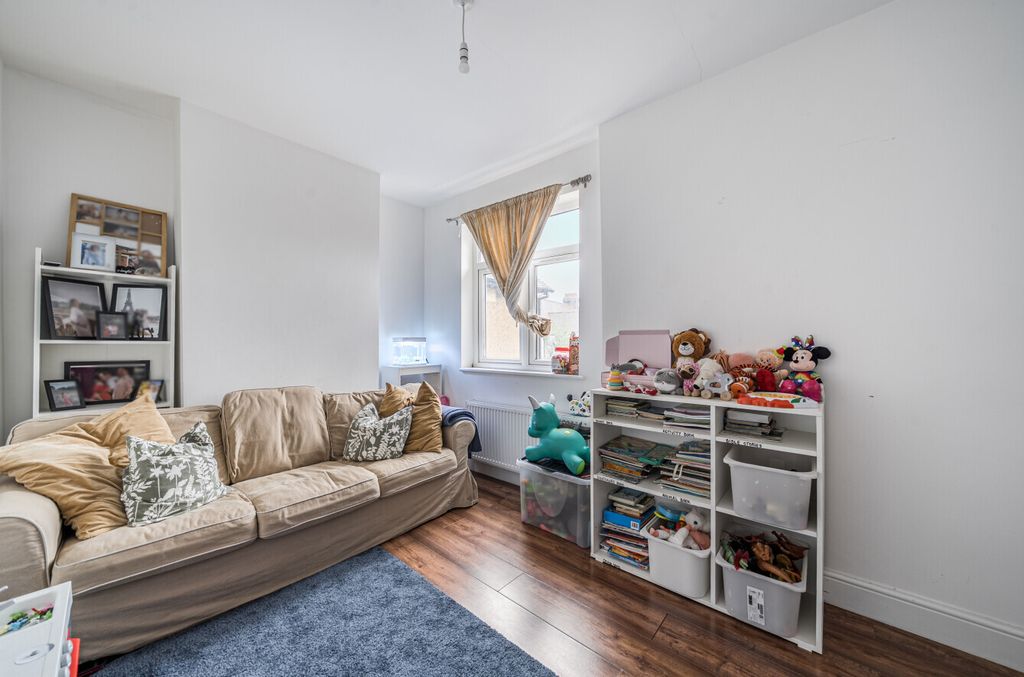 Property photo 2 of 13 Picture No. 11