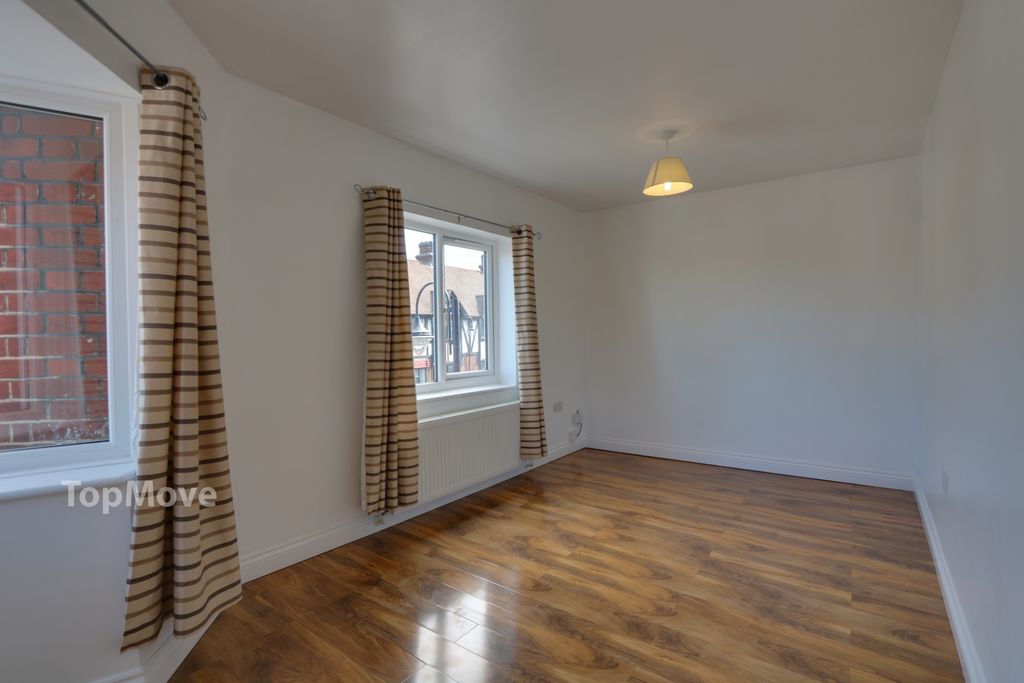 Property photo 2 of 6 Photo 5