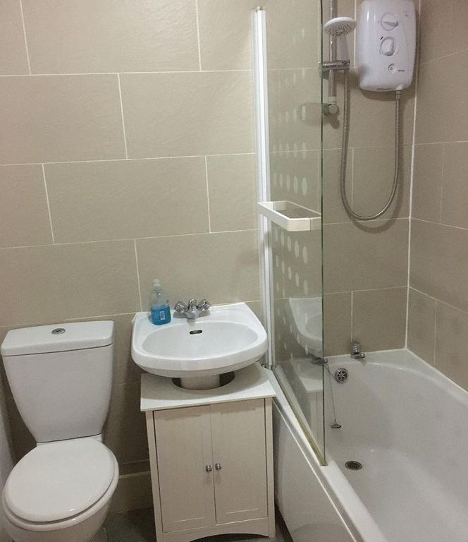 Property photo 2 of 12 Bathroom