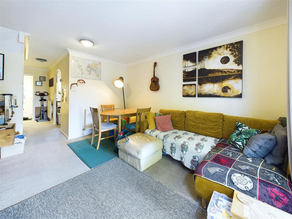 Property photo 3 of 8